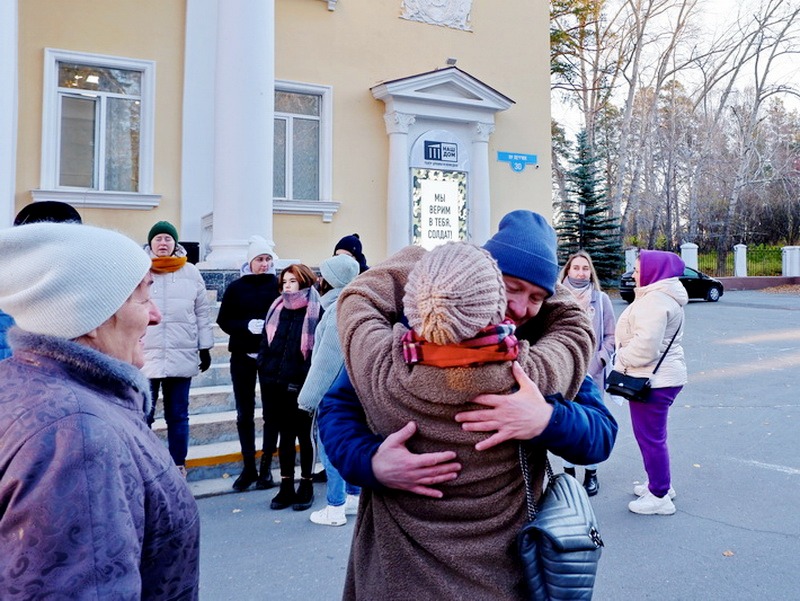 Желаем вернуться с победой! 