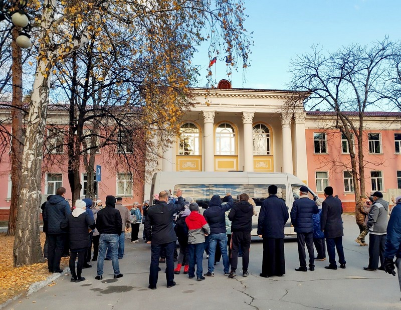 Мобилизованные отправились на службу с боевым настроением